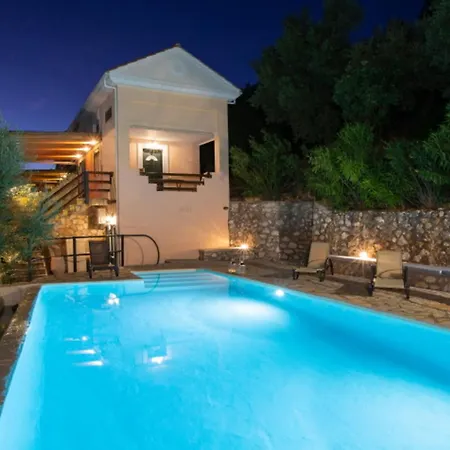 Cristina - Charming With Stone And Wood Elements In Bay * Sivota (Lefkada)