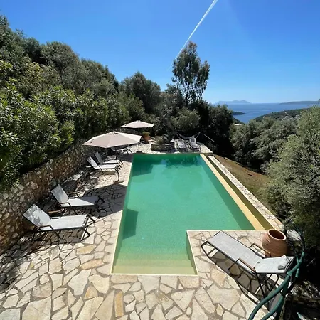Cristina - Charming With Stone And Wood Elements In Bay *
