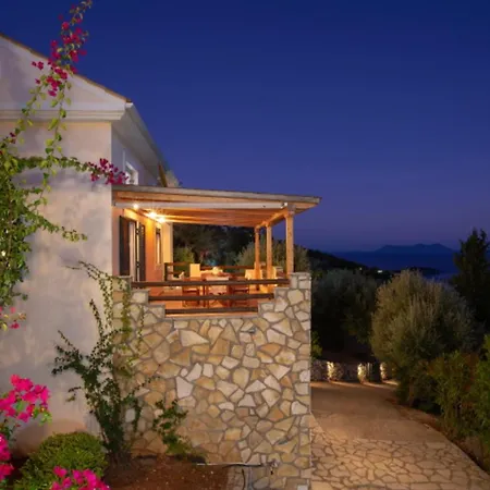 Cristina - Charming With Stone And Wood Elements In Bay Сивота