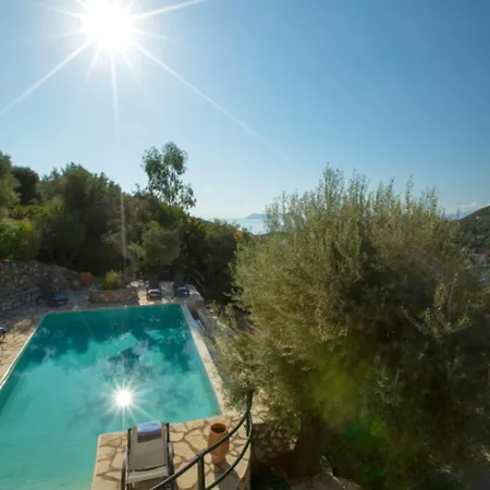 Cristina - Charming With Stone And Wood Elements In Bay *