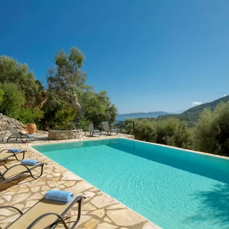 Cristina - Charming With Stone And Wood Elements In Bay *