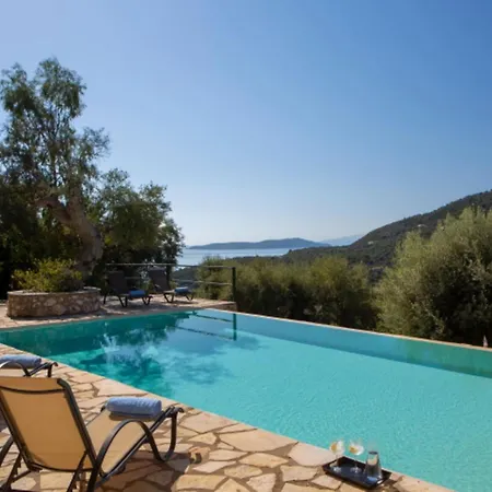 Cristina - Charming With Stone And Wood Elements In Bay Villa *