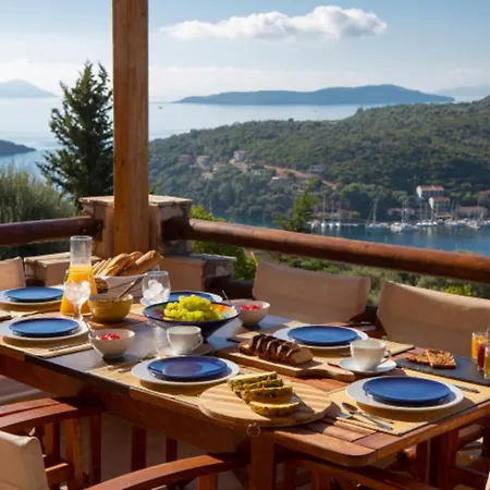 Вилла Cristina - Charming With Stone And Wood Elements In Bay *