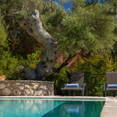Cristina - Charming With Stone And Wood Elements In Bay Сивота