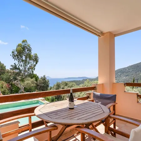 Cristina - Charming With Stone And Wood Elements In Bay Villa *