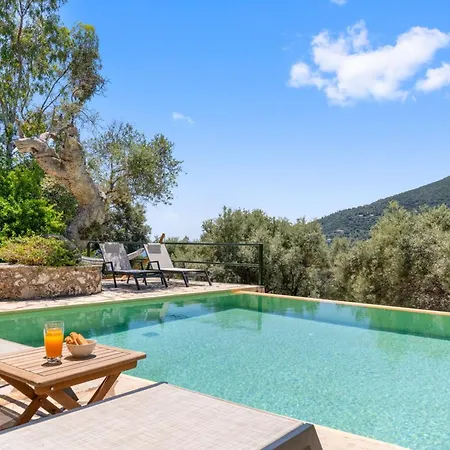 Cristina - Charming With Stone And Wood Elements In Bay Villa Sivota (Lefkada)