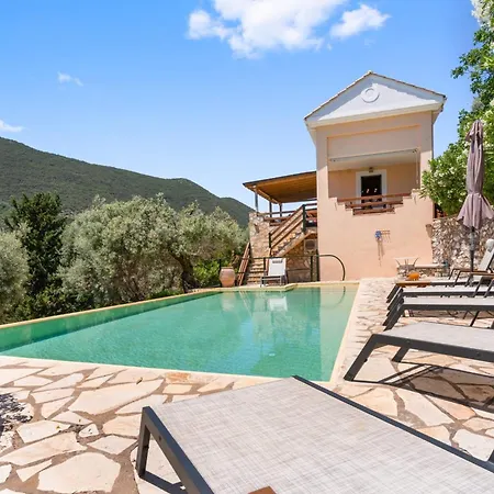 Villa Cristina - Charming With Stone And Wood Elements In Bay *
