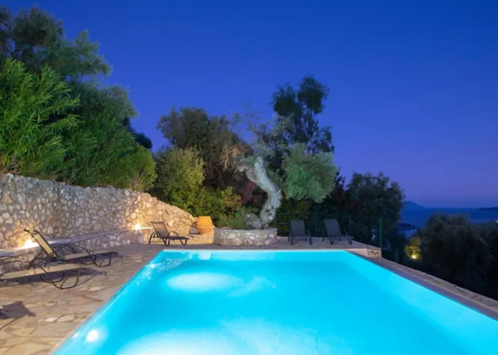 Villa Cristina - Charming With Stone And Wood Elements In Bay