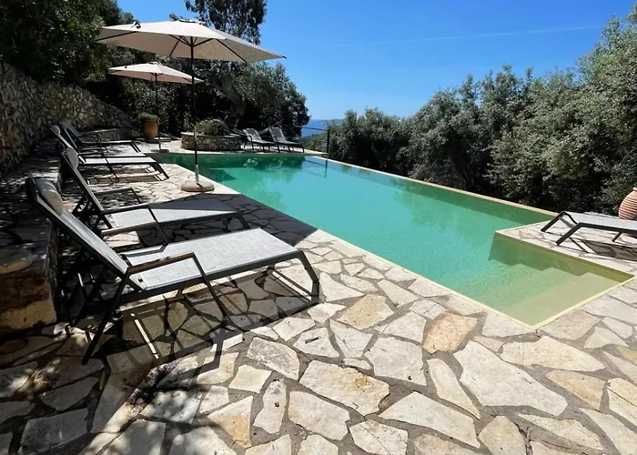 Villa Cristina - Charming With Stone And Wood Elements In Bay