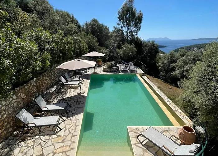 Cristina - Charming With Stone And Wood Elements In Bay *