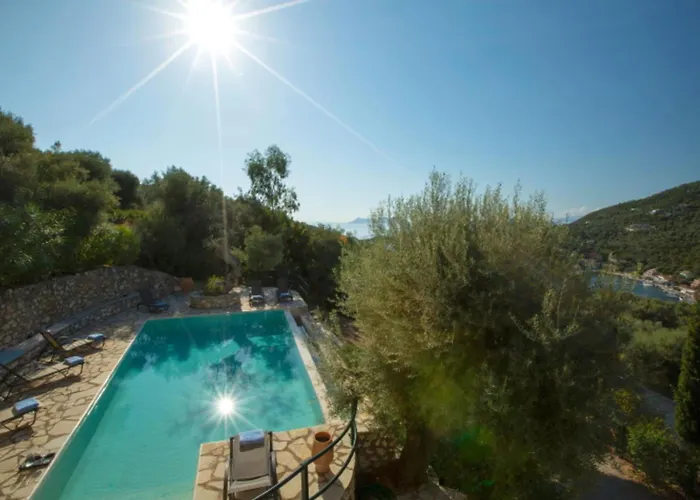 Cristina - Charming With Stone And Wood Elements In Bay *