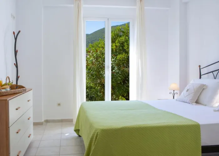 Cristina - Charming With Stone And Wood Elements In Bay Villa
