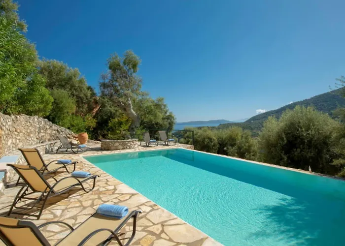 Cristina - Charming With Stone And Wood Elements In Bay *