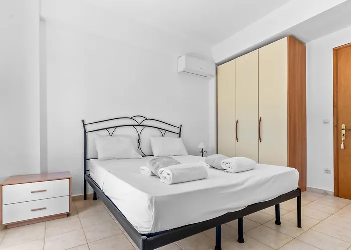 Villa Cristina - Charming With Stone And Wood Elements In Bay *
