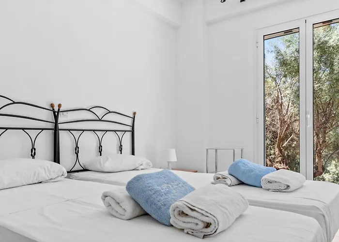 Cristina - Charming With Stone And Wood Elements In Bay Villa *
