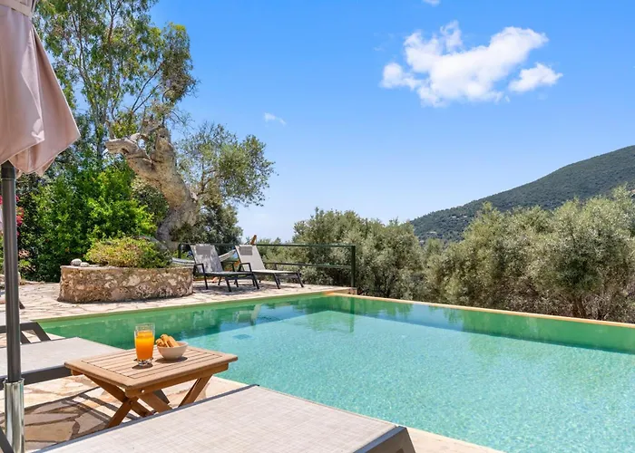 Cristina - Charming With Stone And Wood Elements In Bay Villa Sivota