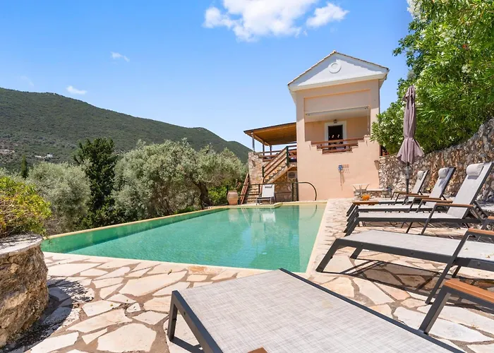Villa Cristina - Charming With Stone And Wood Elements In Bay *