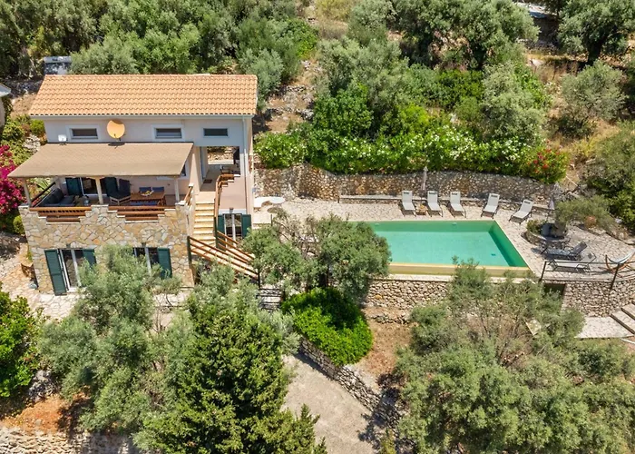 Cristina - Charming With Stone And Wood Elements In Bay